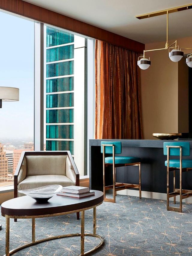 🌟 Houston's Hotspot: Marriott Marquis Magic! 🌊🏨