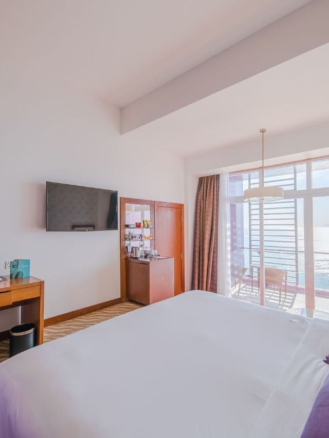 🌴 Nha Trang's Novotel: Sea Views & Serenity 🏖️