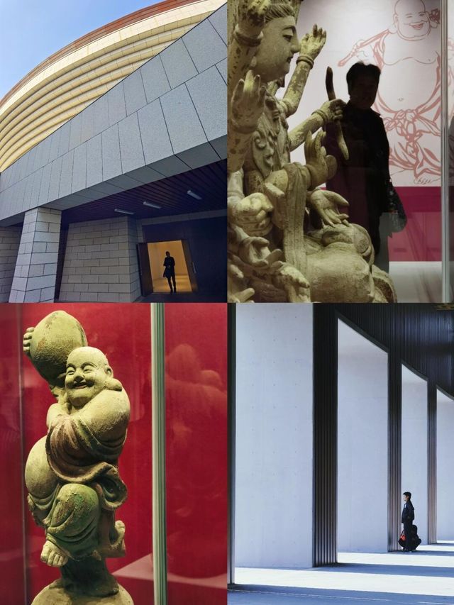 雲頂佛國–雪竇山彌勒聖壇位於寧波。
