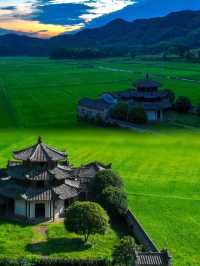 稻田中央的古建築，遺世獨立240年。