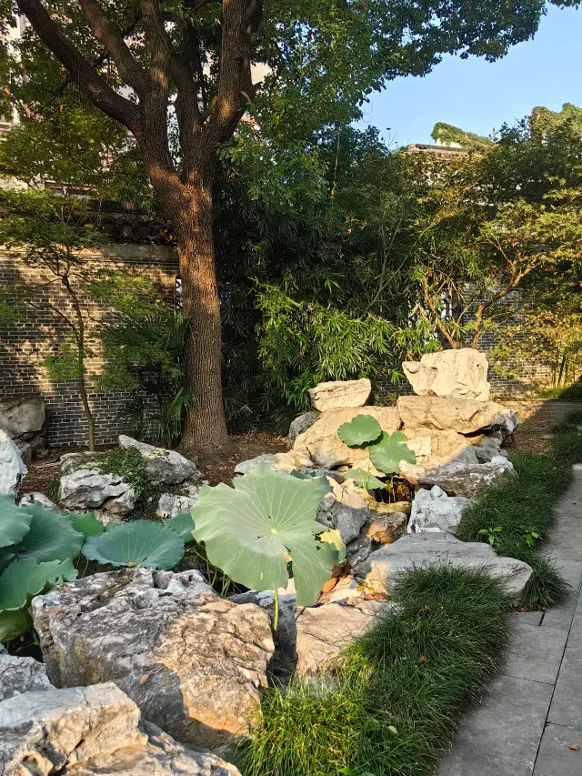 Zheng Banqiao's Former Residence.