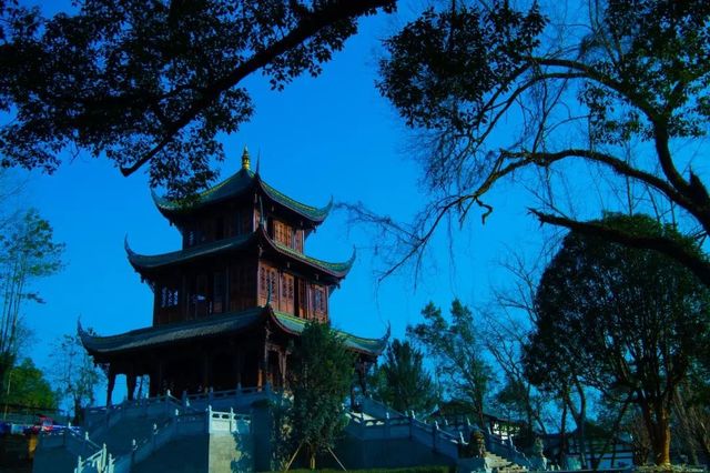 四川的「太極之城」，有1,500多年歷史的國家AAAA級旅遊區。