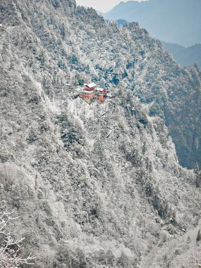 2-Day Emei Mountain Itinerary for Short Holidays: The Ultimate Guide