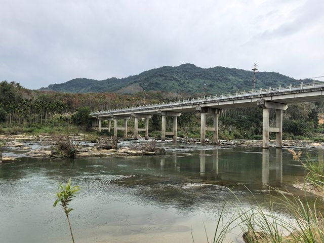 乘坡河石臼群