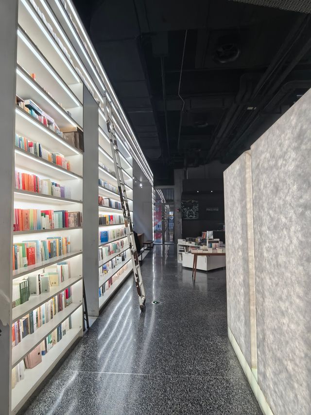 PAGE ONE（北京坊門市） 打卡最美書店