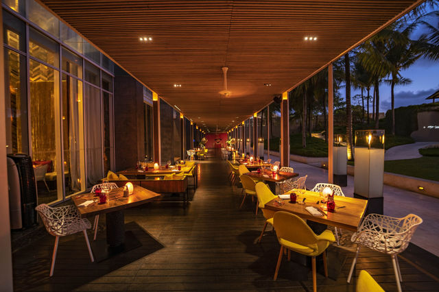 巴厘島熱情之旅 | 巴厘島塞米亞克 W 酒店  酒店：巴厘島塞米亞克 W 酒店 地址：Jl. P