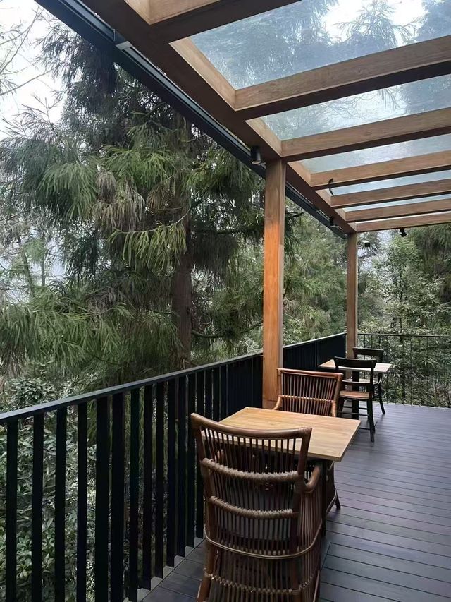 成都青城山！！花得最值嘅一筆錢！！！唔捨得退房….