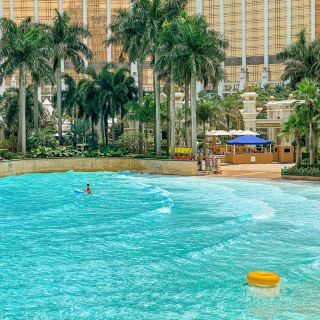 Macau's Hidden Glass Jelly Sea! A Quick Escape to Phuket!!