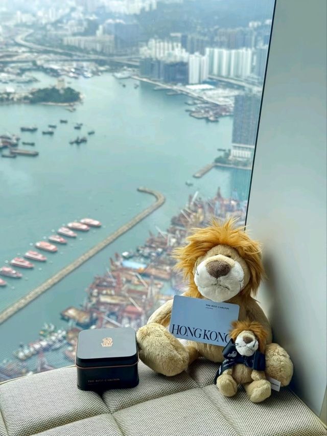 Hong Kong's Tallest Hotel: The Ritz-Carlton Hotel Stay Experience 🇭🇰