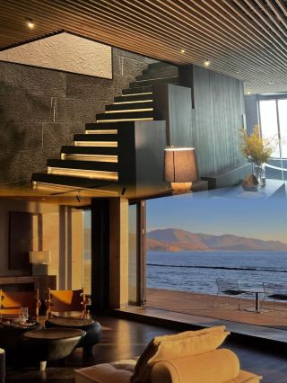 Lying in bed gazing at Erhai Lake! My secret guide to the best lake views at this Dali hotel!