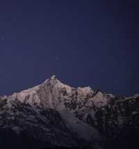 赴一場雪山之約：鎖住日照金山的溫柔時刻