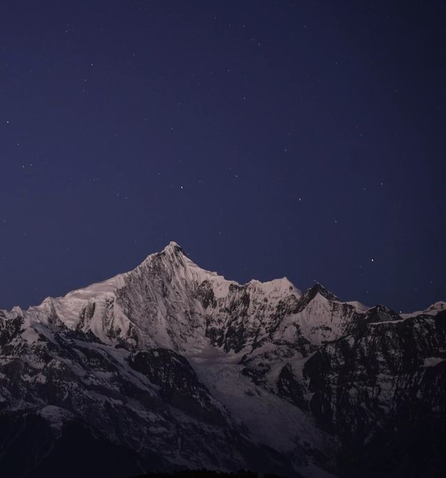 赴一場雪山之約：鎖住日照金山的溫柔時刻