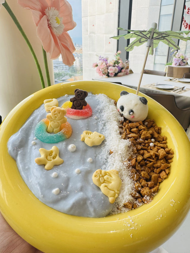 喺法式甜品西餐廳嘅午後 時間會悄悄慢落嚟