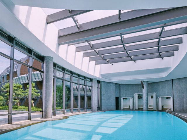 **【魔都湖畔奢華體驗】上海滴水湖洲際酒店：濱水度假新地標**  