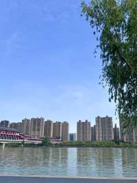 咸陽湖畔‧流光溢彩的水色
