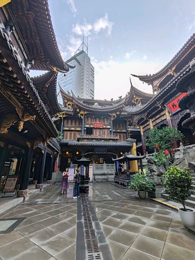 Layered Elegance: The Upturned Eaves of Luohan Temple