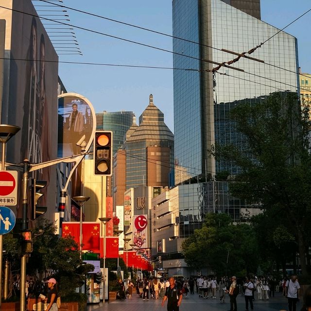 🌇 Shanghai Sunset Rays: The City in Golden Glow