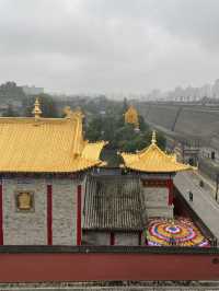 Xi'an Weekend: City Walls, Temples, and Ancient Vibes 🏯✨