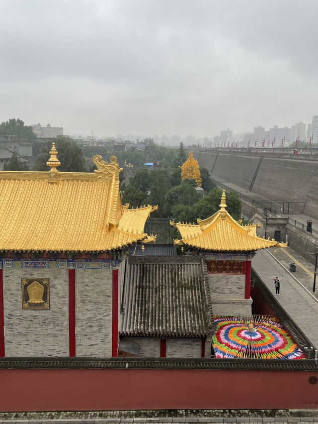 Xi'an Weekend: City Walls, Temples, and Ancient Vibes 🏯✨