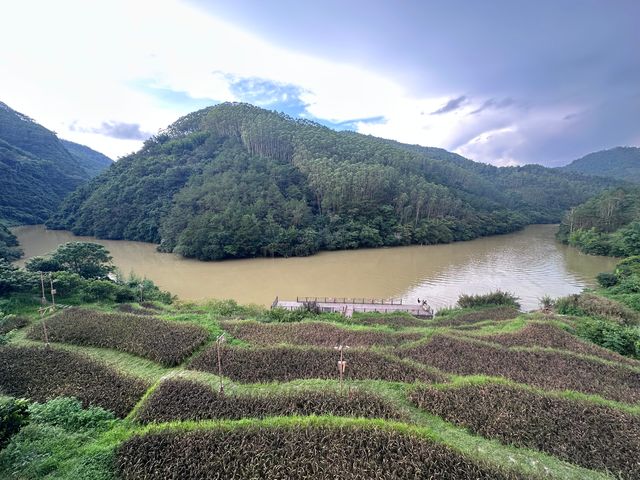 黃華江虎跳峽民宿