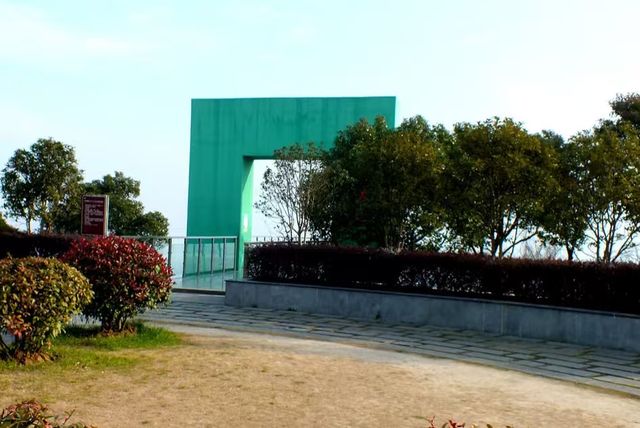 南京方山徒步全攻略!免費登頂俯瞰大學城,打卡千年定林寺塔 南京方山徒步全攻略!免費登頂俯瞰大學城,打卡千年定林寺塔