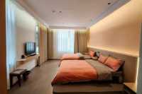 在雲霧與稻香間,邂逅白族風情的溫泉詩畫