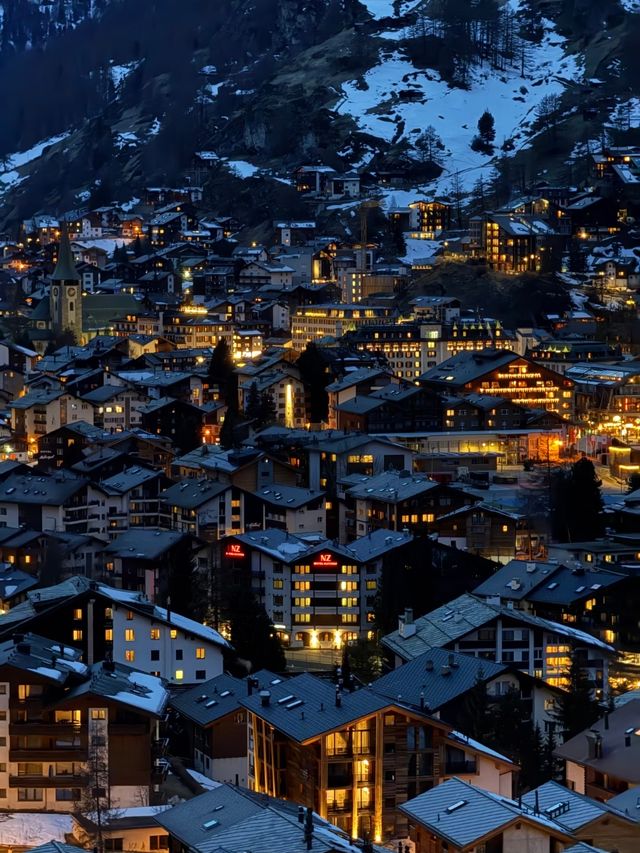 “有一天 我終會抵達冰島的紅房子” “有一天 我終會抵達冰島的紅房子”