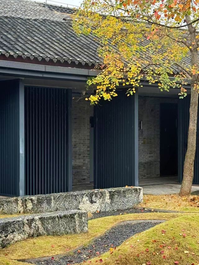 華舫庭院藏冬意,山城落葉伴清歡 華舫庭院藏冬意,山城落葉伴清歡