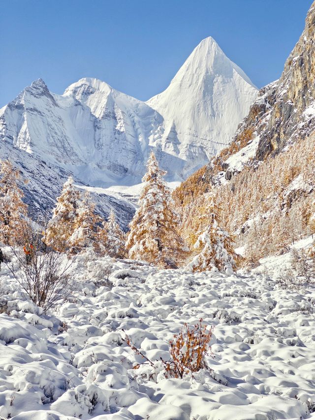 在稻城亞丁，看到了中國最壯麗的秋天和冬天
