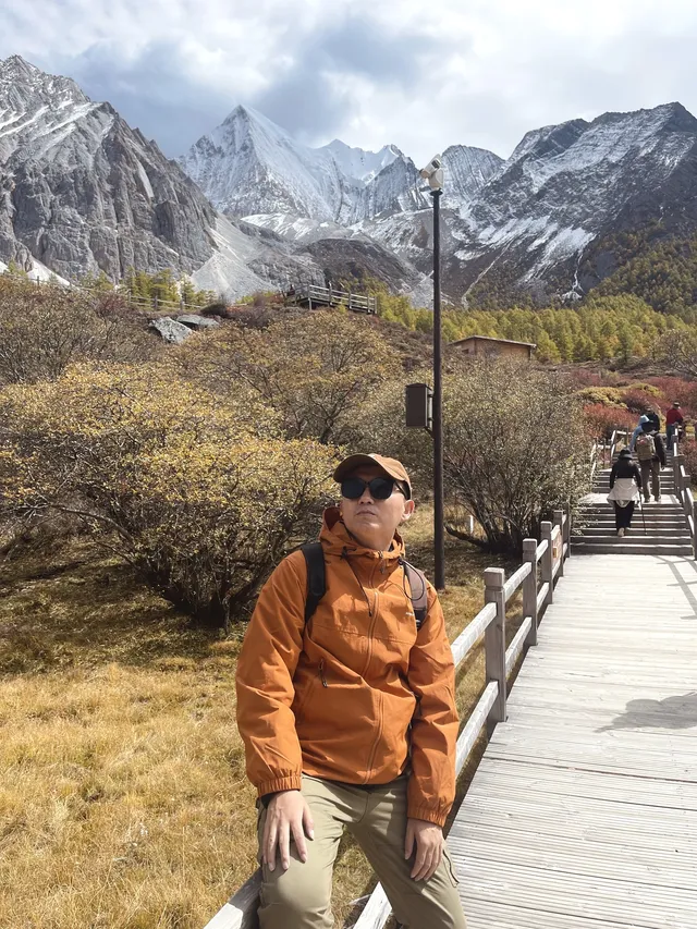 稻城亞丁的秋天，是上帝打翻的調色盤！