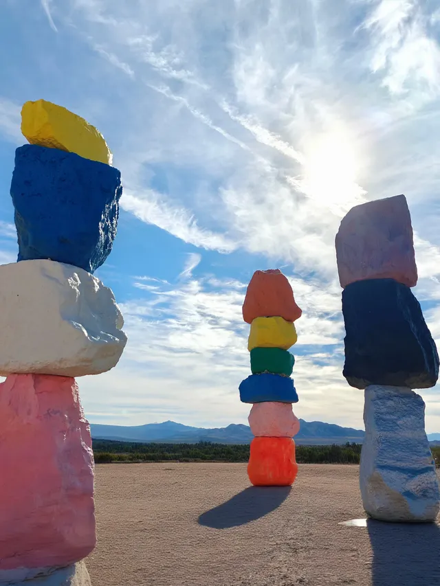 拉斯維加斯｜Seven Magic Mountains很出片