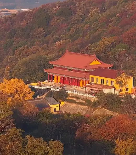 The autumn and winter scenery of Nanshan in Zhenjiang is unfolding brilliantly