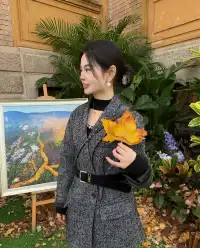 南京的梧桐項鍊 是我這輩子都夠不到的浪漫