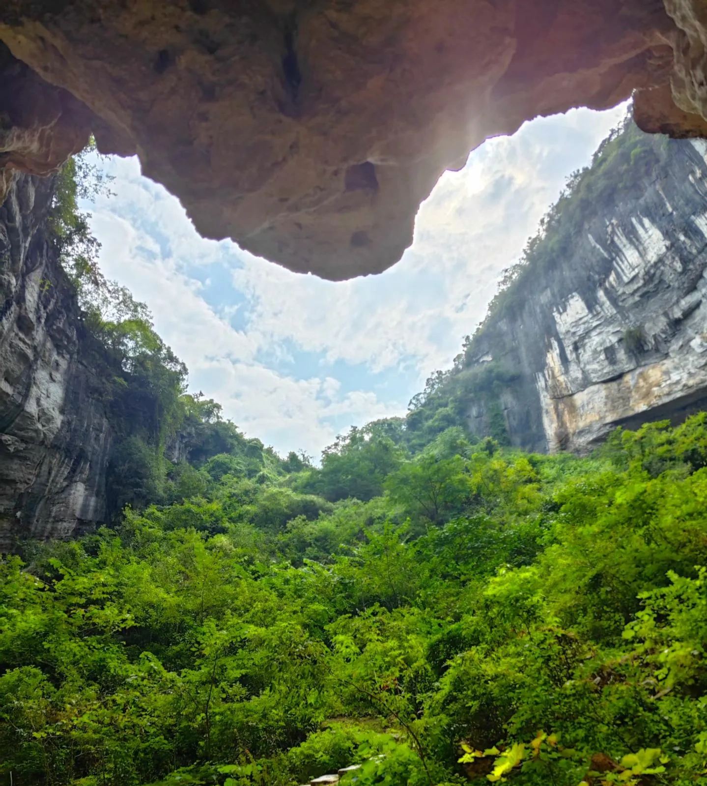 Hang Yueyan ở huyện Daoxian, tỉnh Hồ Nam: Một thiên đường huyền bí ẩn mình trong ba tháng