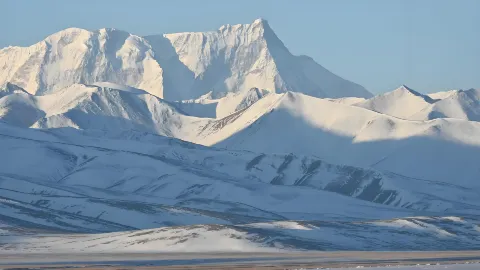 The stunning snow mountains of the Qinghai-Tibet Highway — traveler post in Amdo County