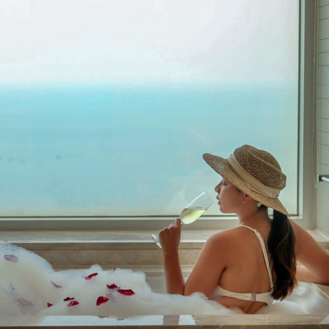 Holiday Inn Pattaya โรงแรมติดหาดพัทยา