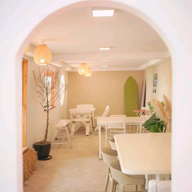CafeCurve Beach Cafe
