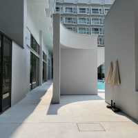 เที่ยวใกล้ๆ กับโรงแรมสุดคิ้วบ์ Terra Nara Hotel
