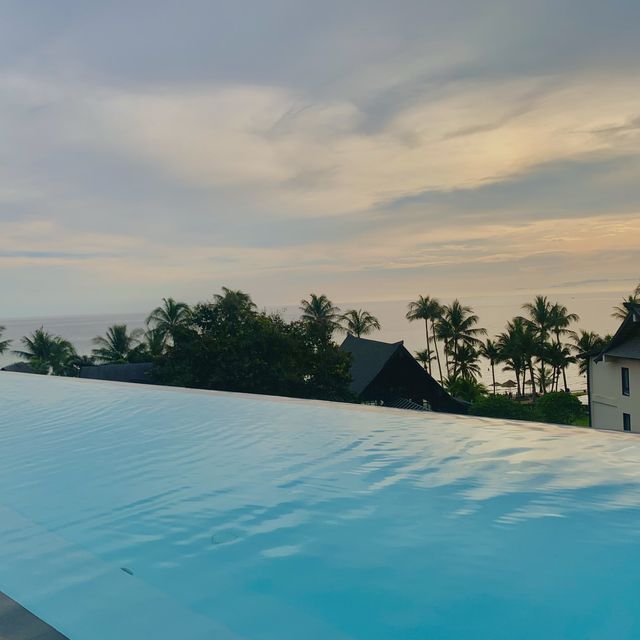 สระว่ายน้ำ rooftop ที่ KC Grande resort&Spa 