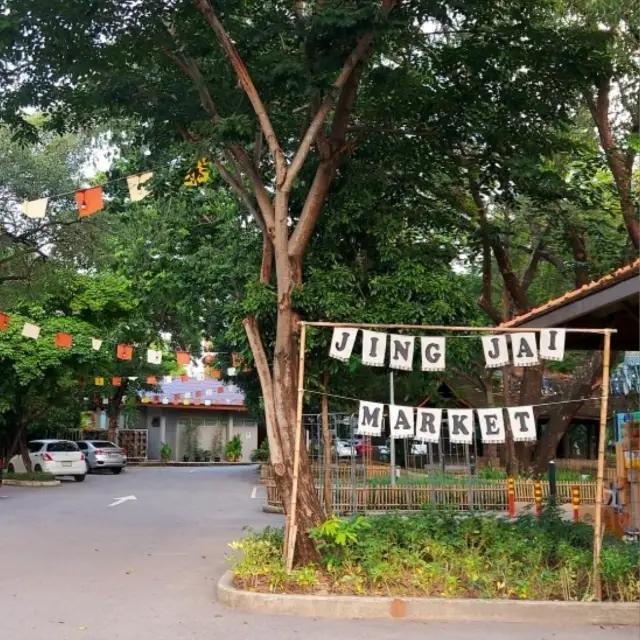 Lovely farmer's market in Chiang Mai!