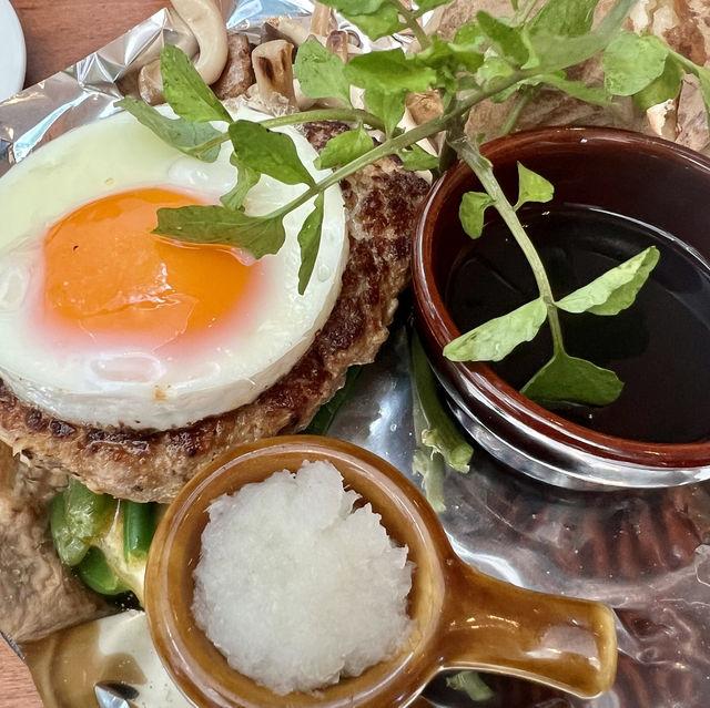 【大阪・なんば】駅近！ジューシーで美味しいハンバーグ