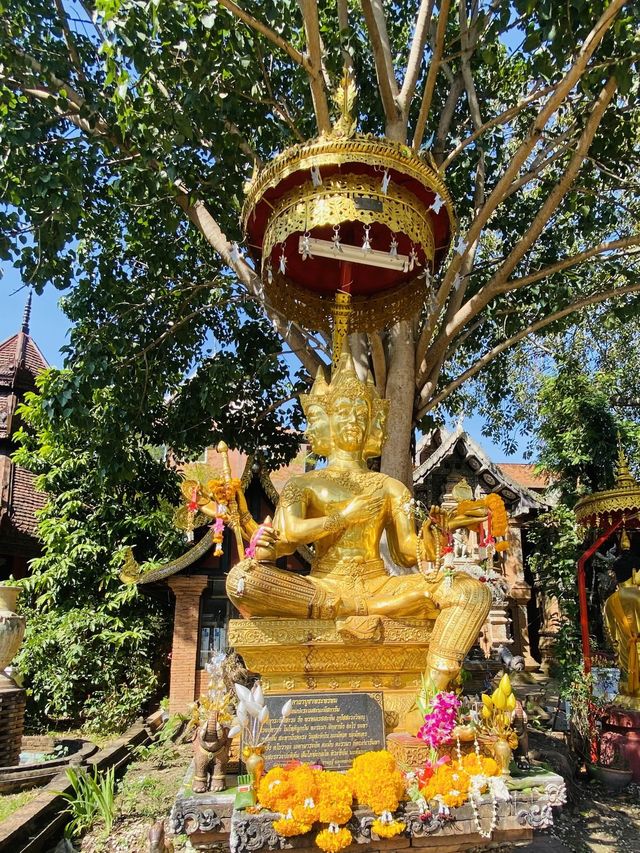 กราบไหว้ขอพระ | วัดโลกโมฬี | เชียงใหม่