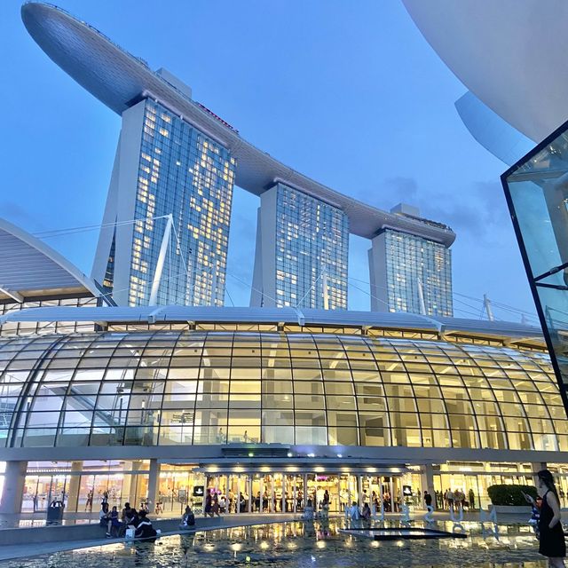 Here for the views and merlions! 🇸🇬