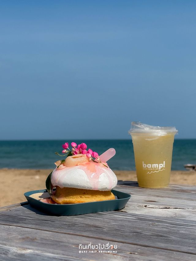 🏖️ คาเฟ่บนหาดทราย นั่งชิลรับคลื่นลมริมทะเลหัวหิน