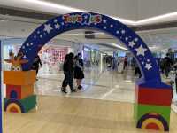 TOYSRUS pop-up store 🏬 