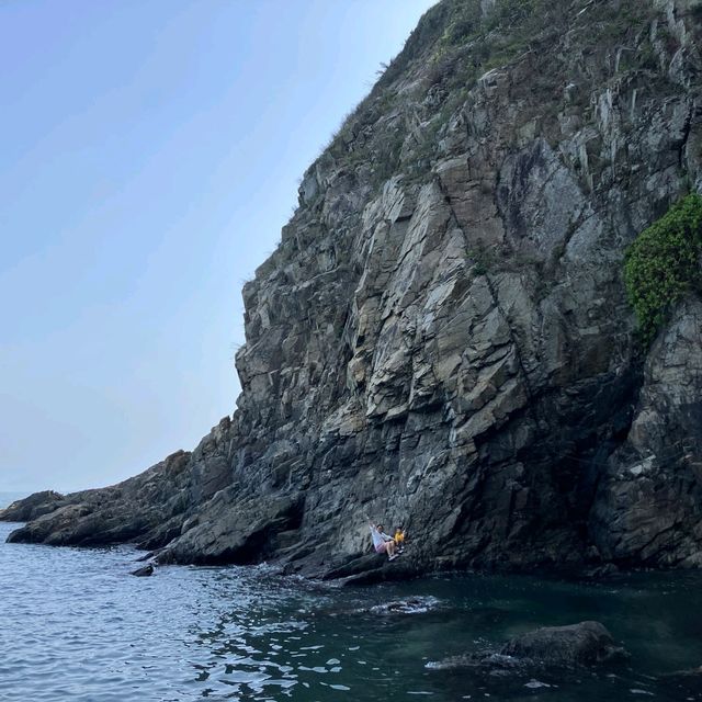 哥連臣角看電視啦