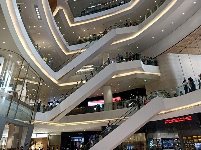 พาทัวร์ ICONSIAM แลนด์มาร์คแห่งใหม่ของกรุงเทพฯ