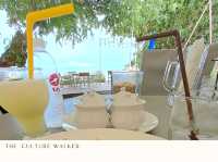 นั่งมองทะเล ที่คาเฟ่ริมหาดทรายน้อย หัวหิน
