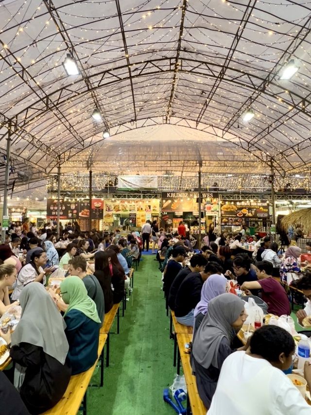 Ramadan festivities at Geylang Serai! 