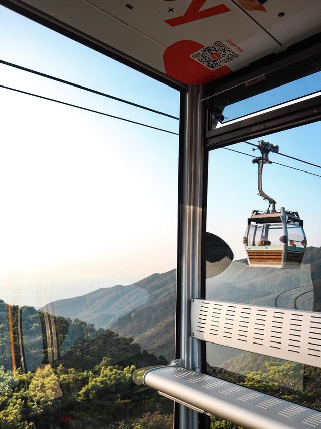 香港昂坪360｜坐上全景透明纜車飛越山海🚡